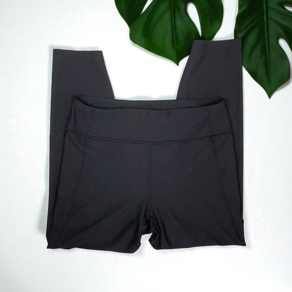 Outdoor Voices 3/4 Crop Compression Leggings in Black - M | Medium - Picture 7 of 10